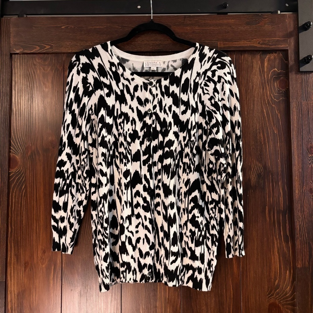 Joseph A. Women's Size Medium Black and White Animal Print Cardigan / Sweater